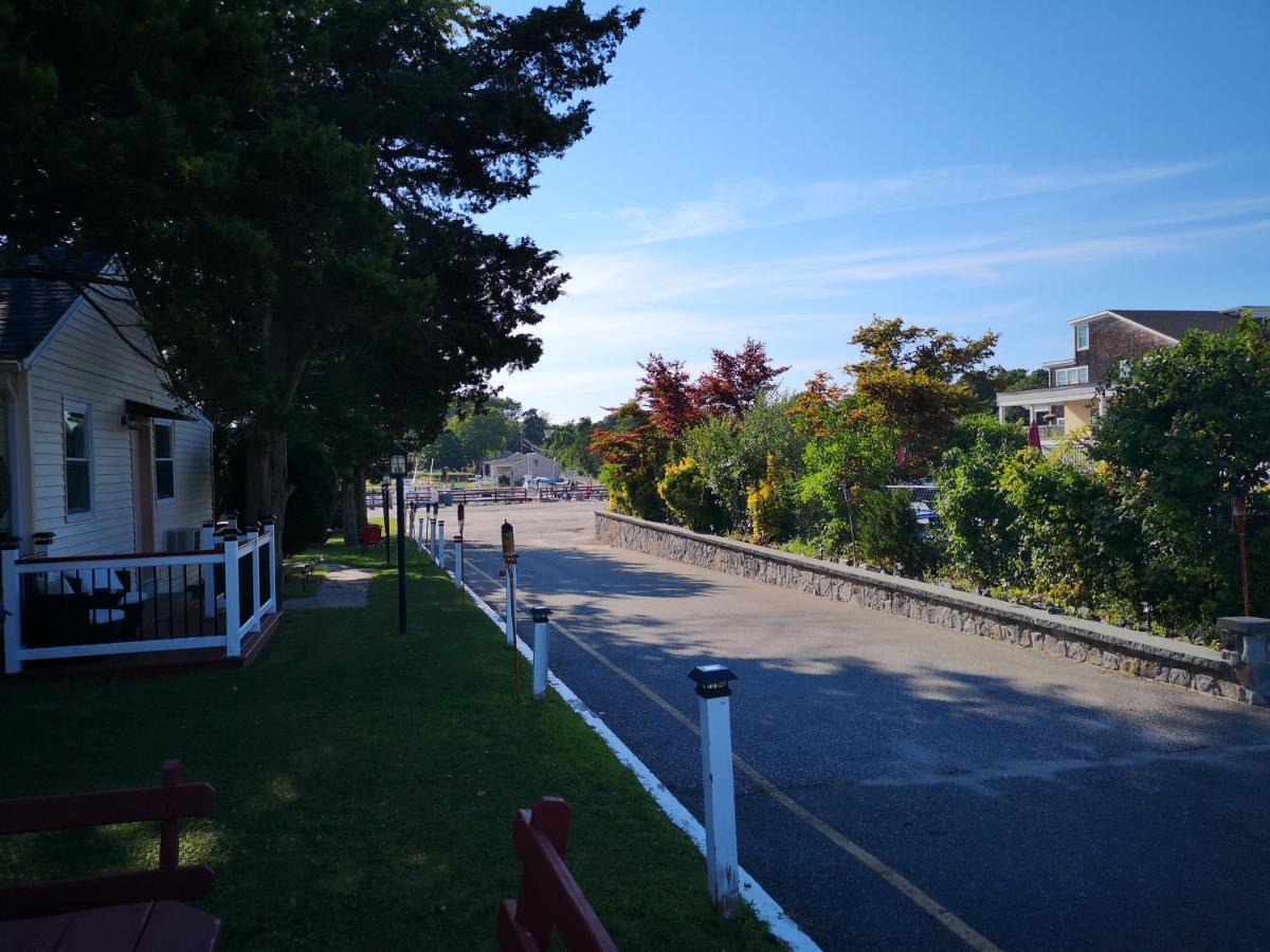Bay Watch Hotel And Marina Hampton Bays Exterior photo