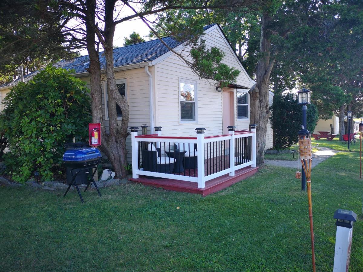 Bay Watch Hotel And Marina Hampton Bays Exterior photo